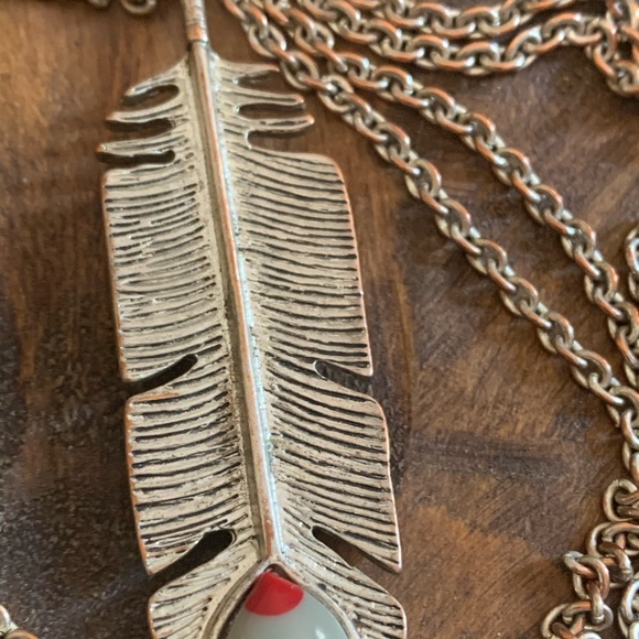 Vintage Silver Tone Feather Necklace Unisex Mens Womans Jewelry Gray & Red Stone - Picture 5 of 8